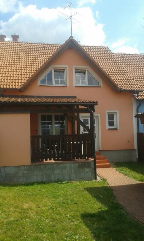 Petr-A Villa Frymburk Rum bild